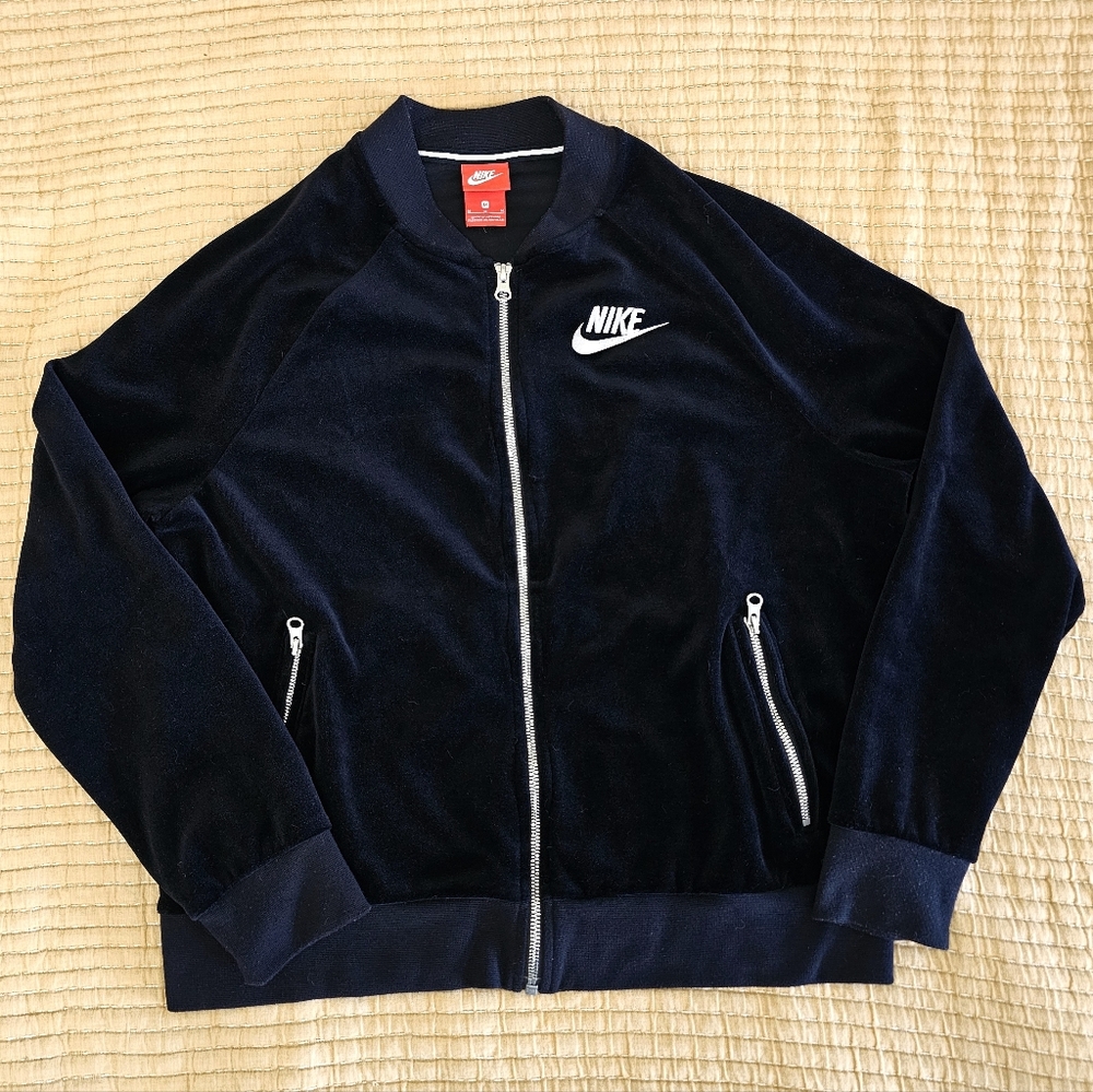 Nike Sportswear Velour Black Streetwear Athleisure‎ Women's Medium Zip Up Jacket